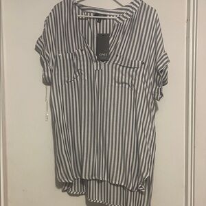 Jones New York Women's Black and White Striped Blouse